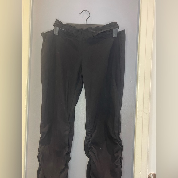 Cut Out Ruched Flare Out Pants - Picture 2 of 7
